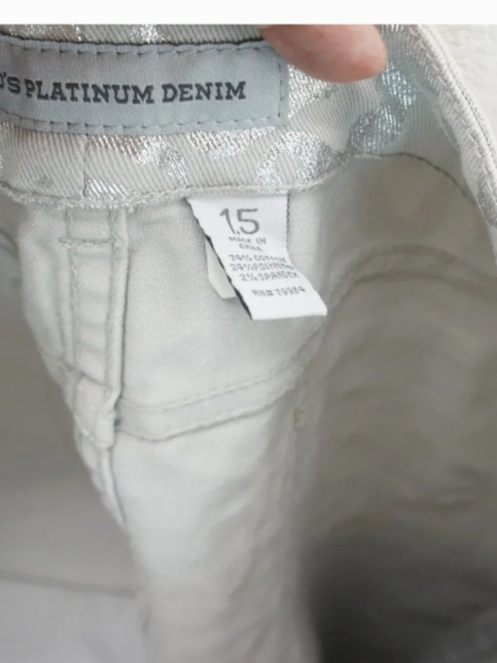 Chico's Platinum Cheetah Crop Jeans size 1.5 - Picture 3 of 4